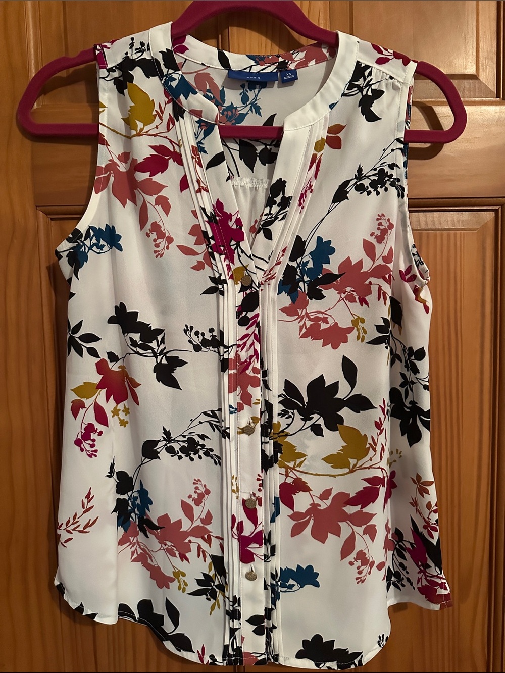 Apt. 9 White Sleeveless Floral Split-Neck Blouse